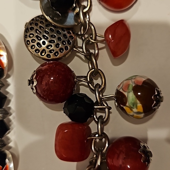 2 Silvertone Bracelets with Hand Blown Beads, Stone Beads & Acrylic Beads - Picture 10 of 10